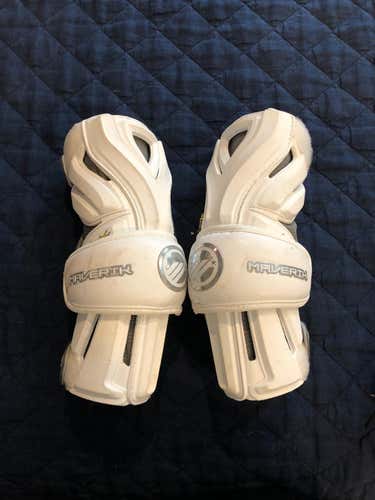 Used White Maverik Rome RX3 Arm Guards