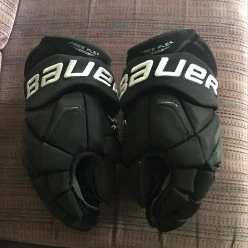 Bauer Vapor APX2 Gloves (Lightly Used)