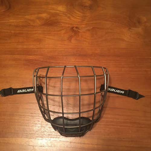 New Bauer Re Akt Cage Size Medium