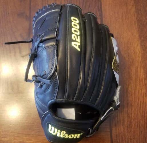 A2000 CK22 Pitching Glove 11.75”
