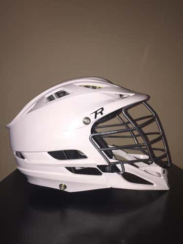 White Cascade R Helmet Adult MINT