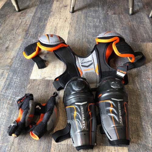 Bauer One.4 Lot of Youth medium Set