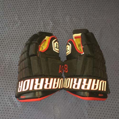 ** Marian Hossa Chicago Blackhawks Game Worn Warrior Gloves**