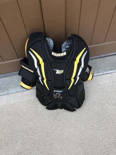 New Vaughn v7 Goalie Chest Protector INT