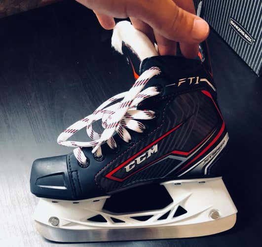 CCM Jetspeed FT1 Youth Ice Hockey Skates Brand New