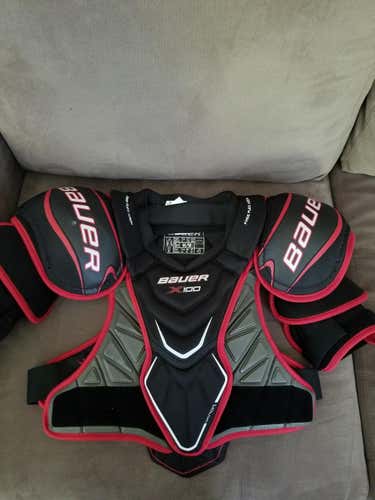 New Without Tags - Bauer Vapor X100 Senior Medium Shoulder Pads
