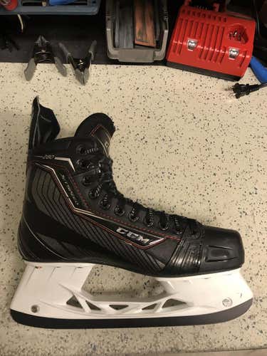 New CCM JetSpeed 280 Skates Senior Size 9.5