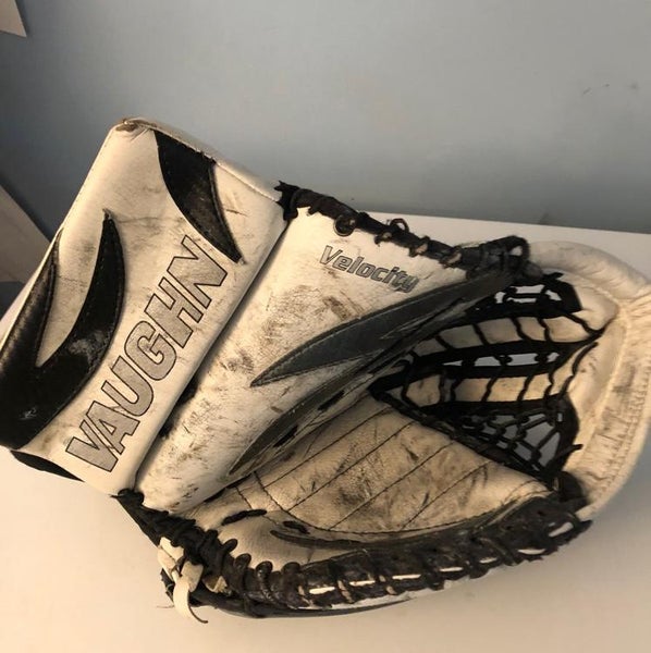 Vaughn Goalie Glove Size Intermediate