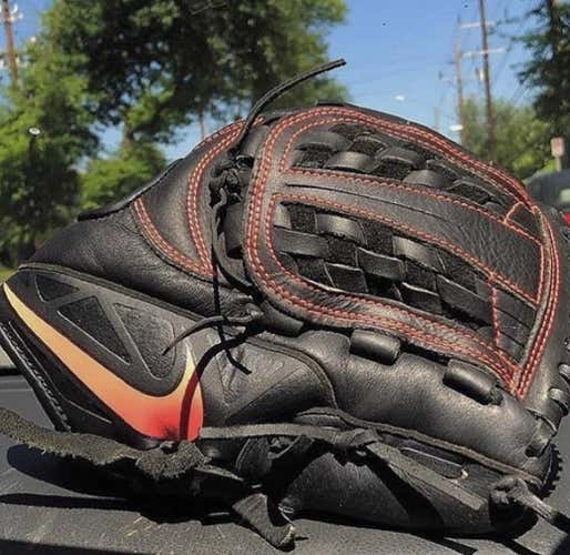 Nike MVP Glove