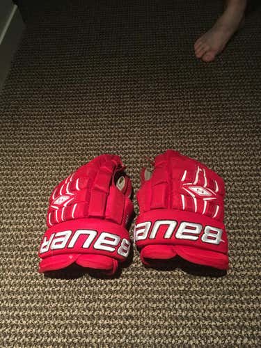 Bauer Nexus 800 Gloves Senior