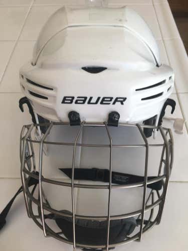 Bauer 7500 Helmet / Cage Combo hardly used!