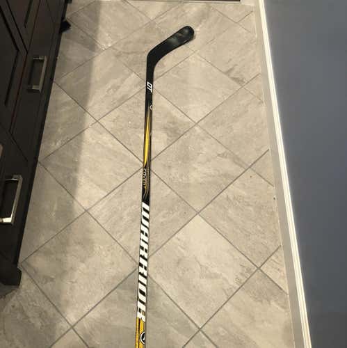OFFER UP! BRAND NEW! Warrior Covert DT4C Senior Right Handed 85 Flex Zetterberg Curve. Read Desc.