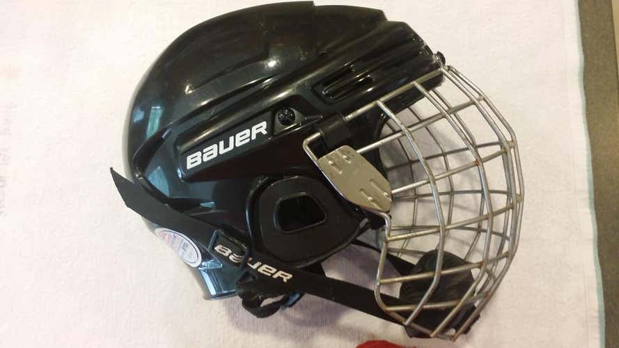Bauer 2100 helmet combo - size M