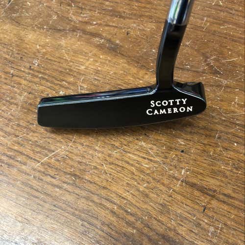 Men’s Scotty Cameron Santa Fe Titleist Right Handed Putter