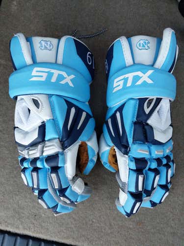 UNC #19 STX Assault Gloves 13"