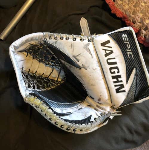 Vaughn Epic Full Right Catcher Pro Spec