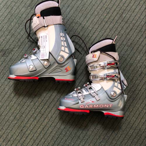 Women’s 26.5 Garmont Xena AT Boots