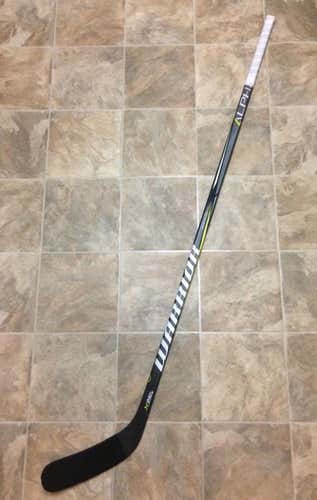 Warrior Alpha QX Stick Righty Mid 61-65 Senior