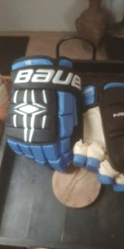 New Bauer 4-Roll Padded Gloves Junior