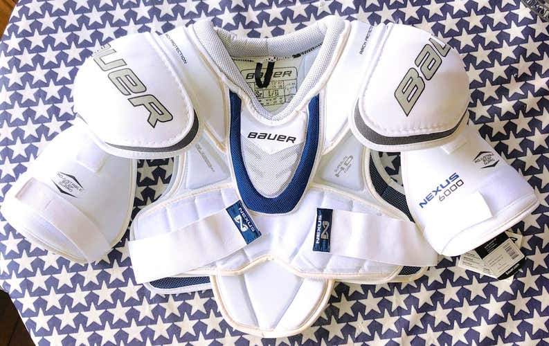 Bauer Nexus Shoulder Pads Senior - Large - New