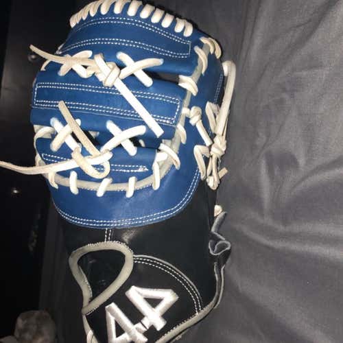 Custom 44 Pro 1B Mitt