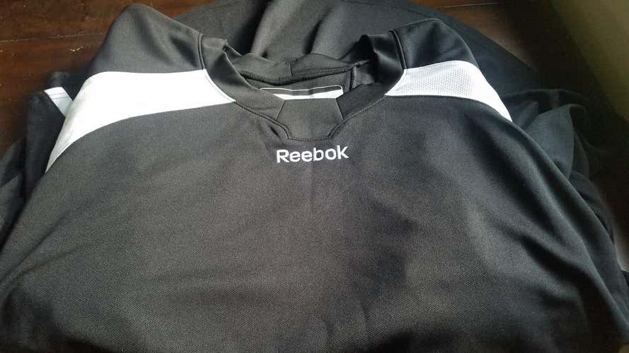 New Reebok practice jersey goalie cut