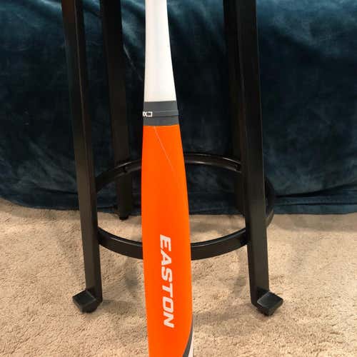 Easton Mako - 29 X 18 (Excellent Condition)