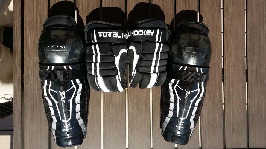 CCM Shin Pads 10" and Gloves 10"