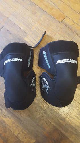 Bauer knee pads