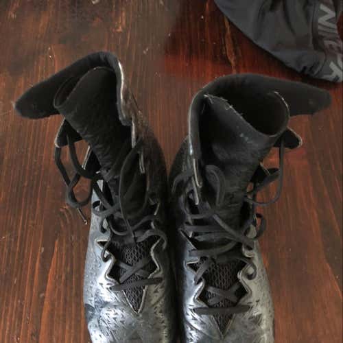 Used All Black Under Armor Highlight Cleats