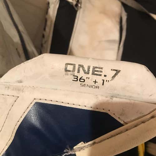 Bauer .7 Goalie Leg Pads
