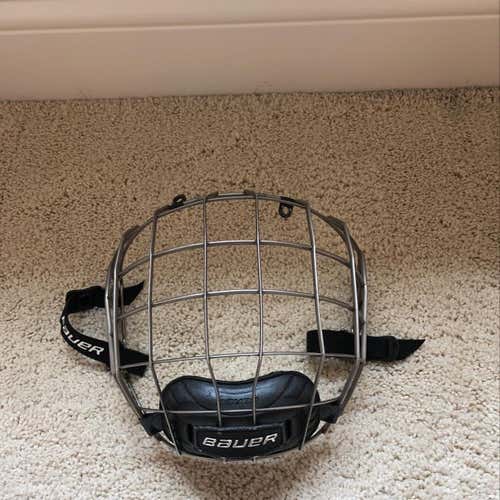 Bauer Cage