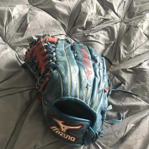Mizuno MVP Prime 12.75 inch Outfield Glove Left-Handed