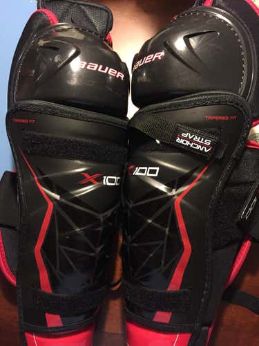 New Bauer X100 Shin Pads Senior