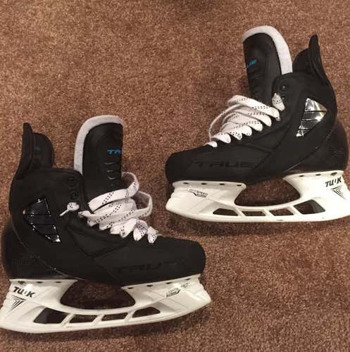 TRUE VH Hockey Skates Size 8/8.5