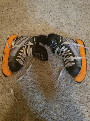 CCM 01 Skates Junior Size 13J