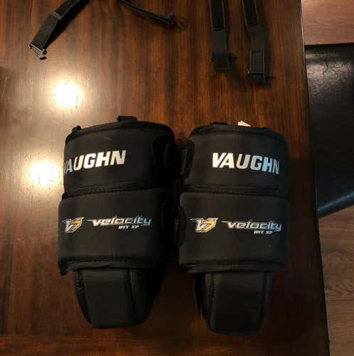 Vaughn Velocity INT XF Knee Guards With Belt