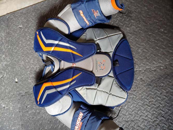 Vaughn Velocity V7 XF Pro Carbon Chest and Arm Protector Goalie Chest Protector Senior