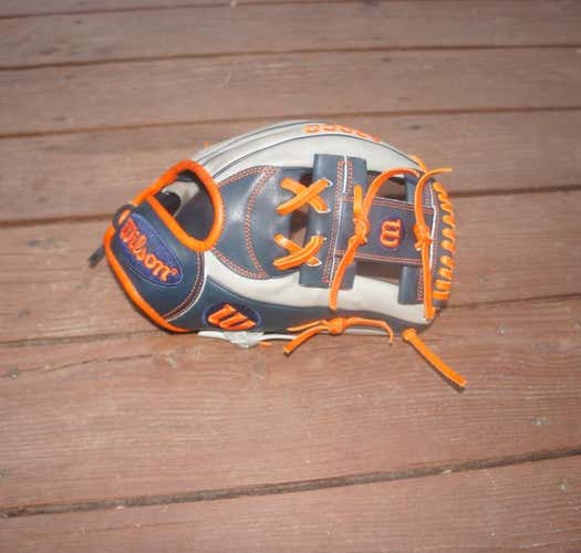 Wilson A2000 Carlos Correa 11.75 New Condition Open To Offers