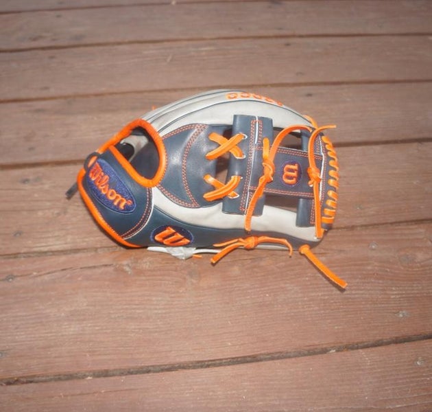 Wilson A2000 Carlos Correa 11.75 New Condition Open To Offers