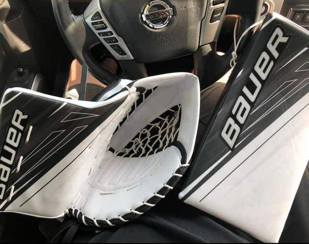 Bauer 1s glove and blocker