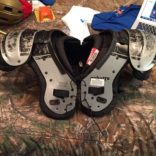 Schutt 9305 Shoulder Pads