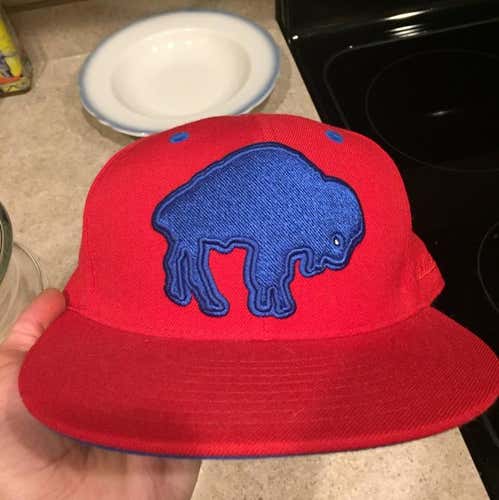 Buffalo Bills Fitted Hat (SIZE 7 1/4)