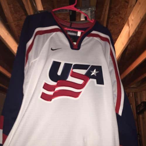 BRAND NEW: USA Hockey 2XL Jersey