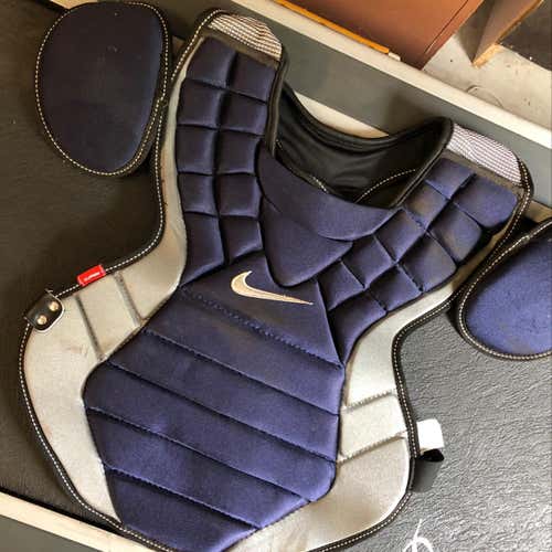 Nike Catchers Chest Protector