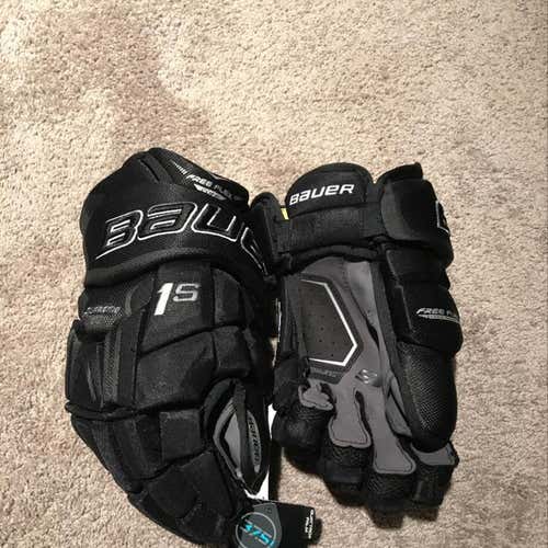 Bauer 1S Gloves 14” Never Worn