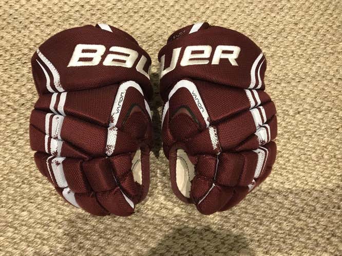 Baur Vapor Hockey Gloves Junior 11” Maroon