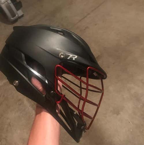 Cascade R Matte Black With Chrome Red Facemask