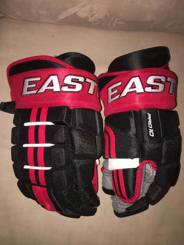 Easton PRO 10 Gloves Senior Black/Red EXCELLENT condition!!!