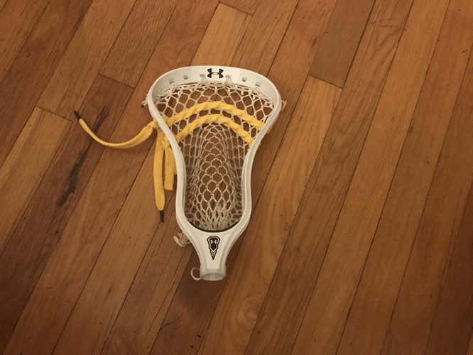 Ln Under Armour Command Low Head strung with sk 4s